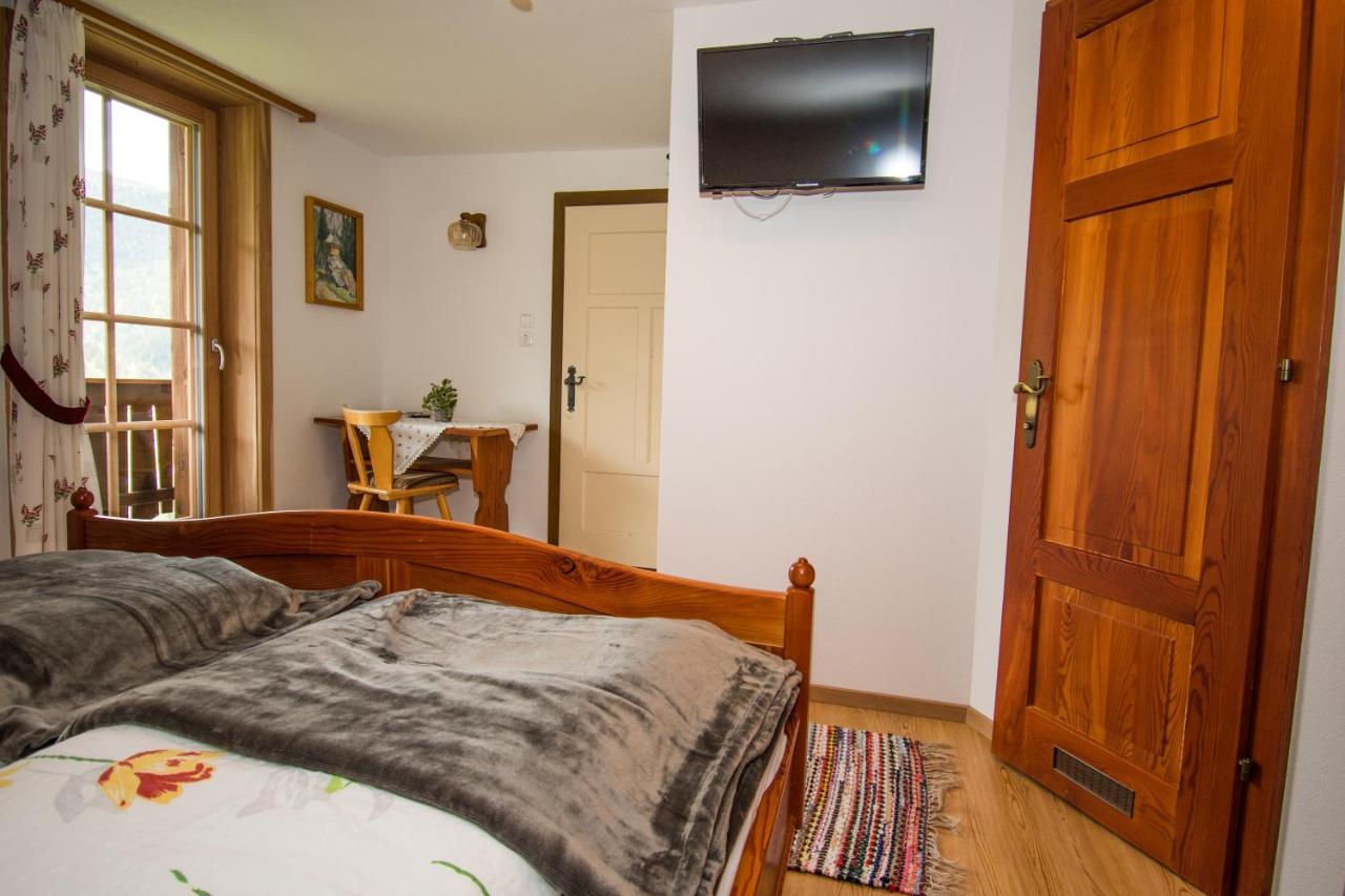 Farm stay Bio-bergbauernhof Ederhias *